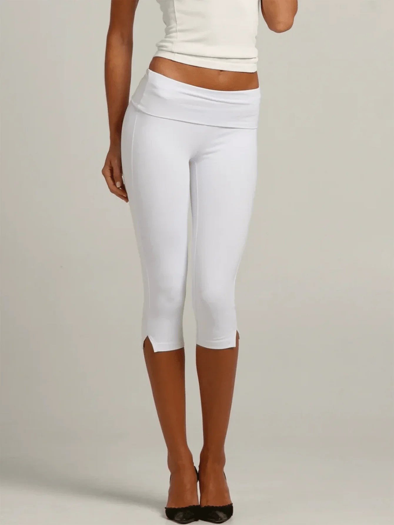 Women's Low Waist Capri Leggings With Fold Over Waistband Cropped