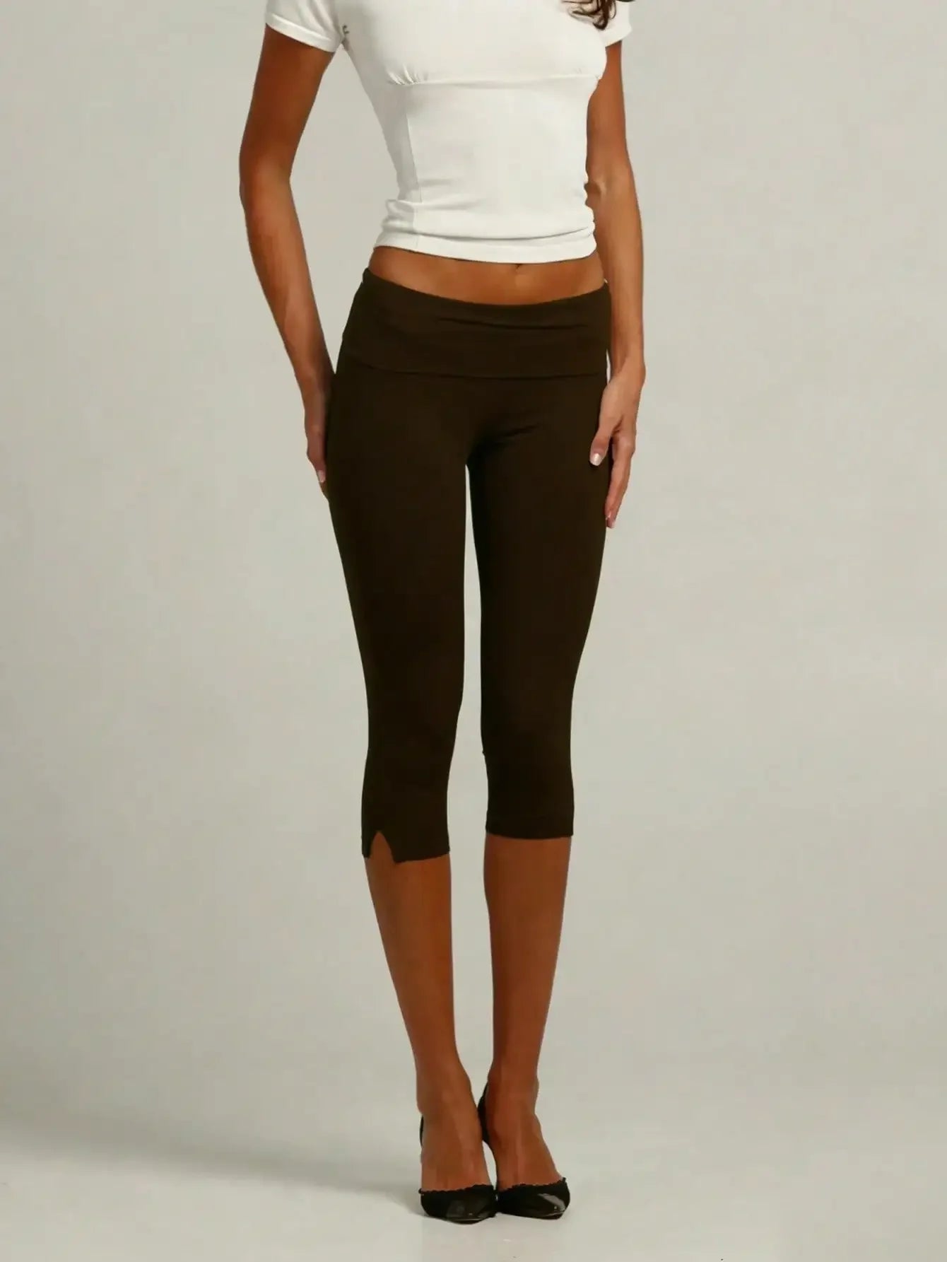 Women's Low Waist Capri Leggings With Fold Over Waistband Cropped