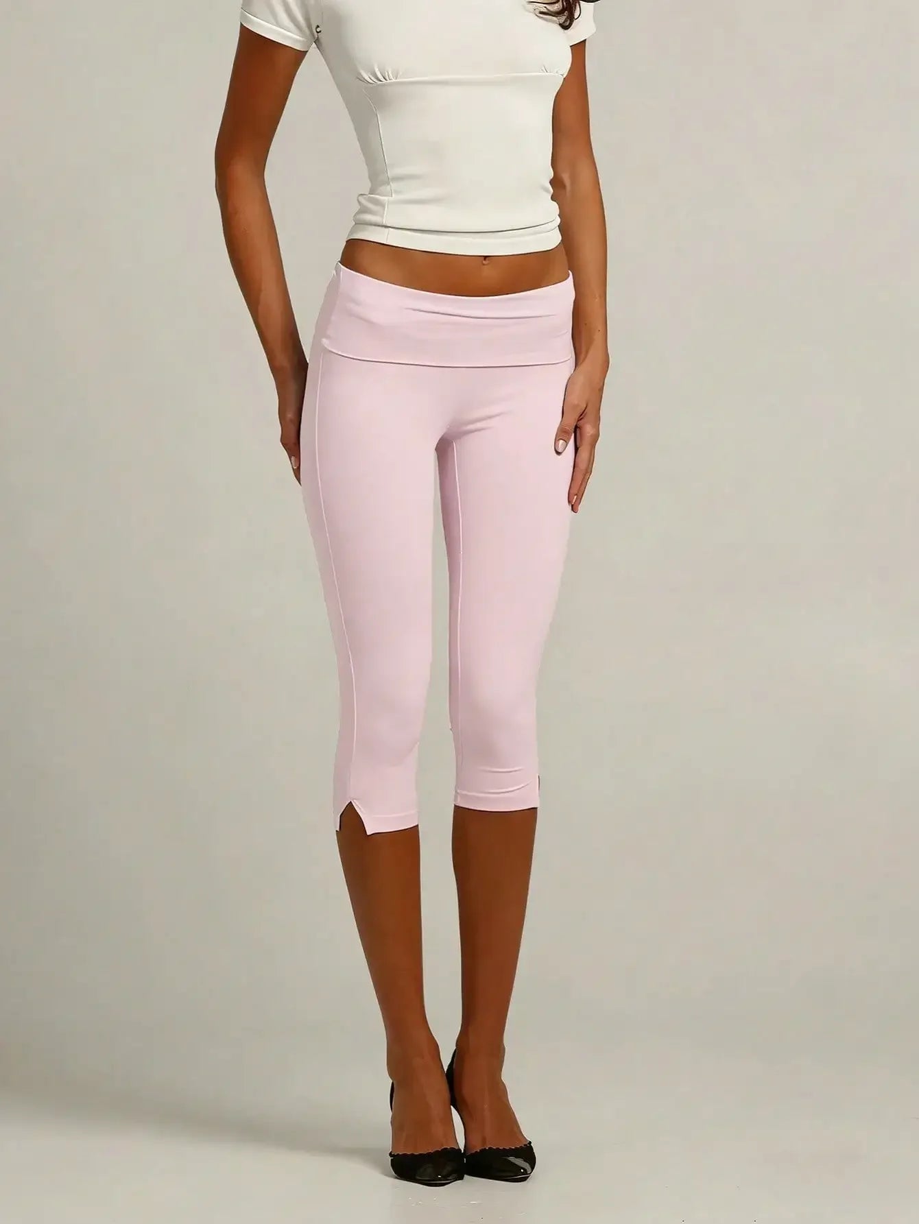 Women's Low Waist Capri Leggings With Fold Over Waistband Cropped