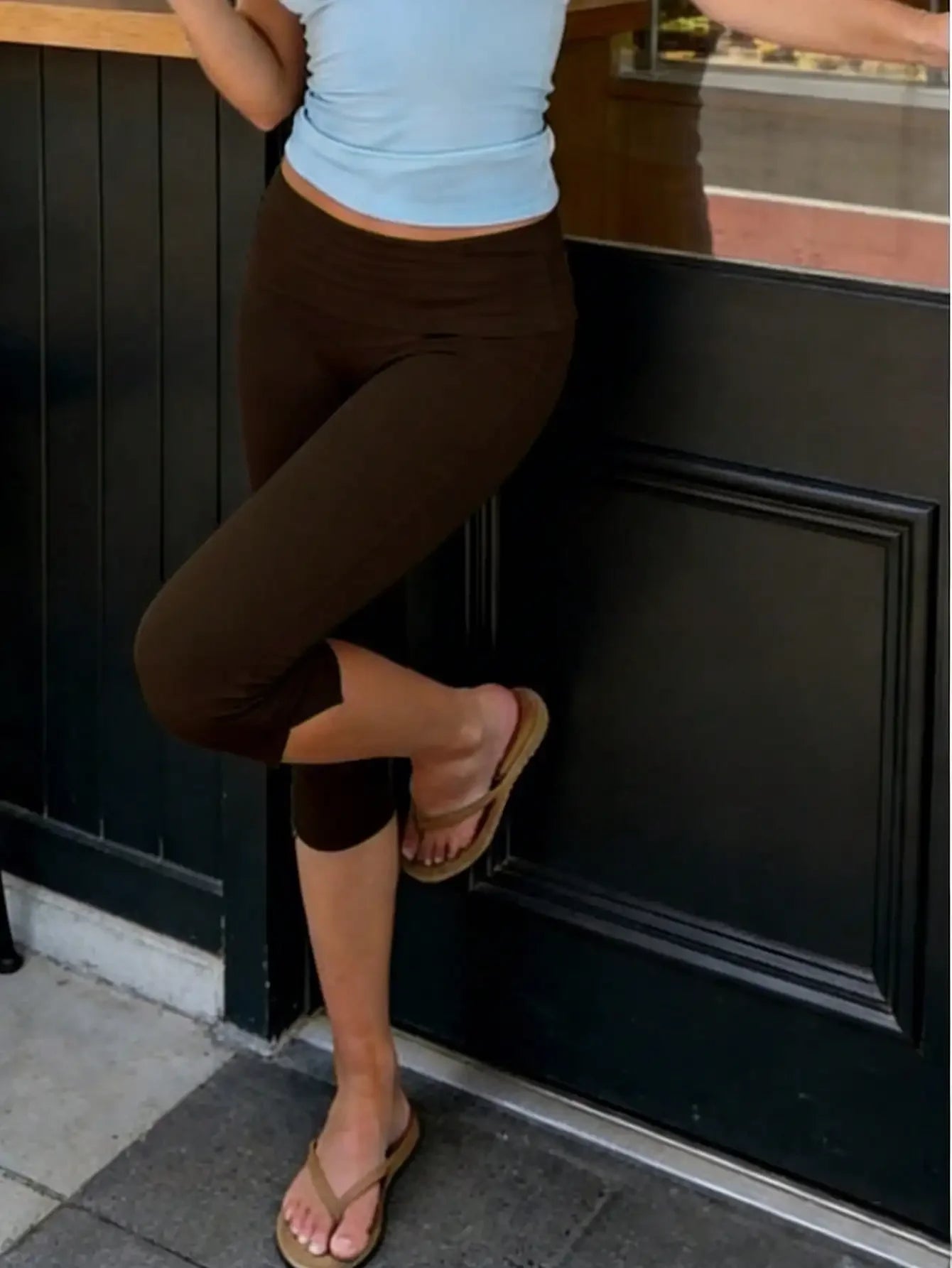 Women's Low Waist Capri Leggings With Fold Over Waistband Cropped