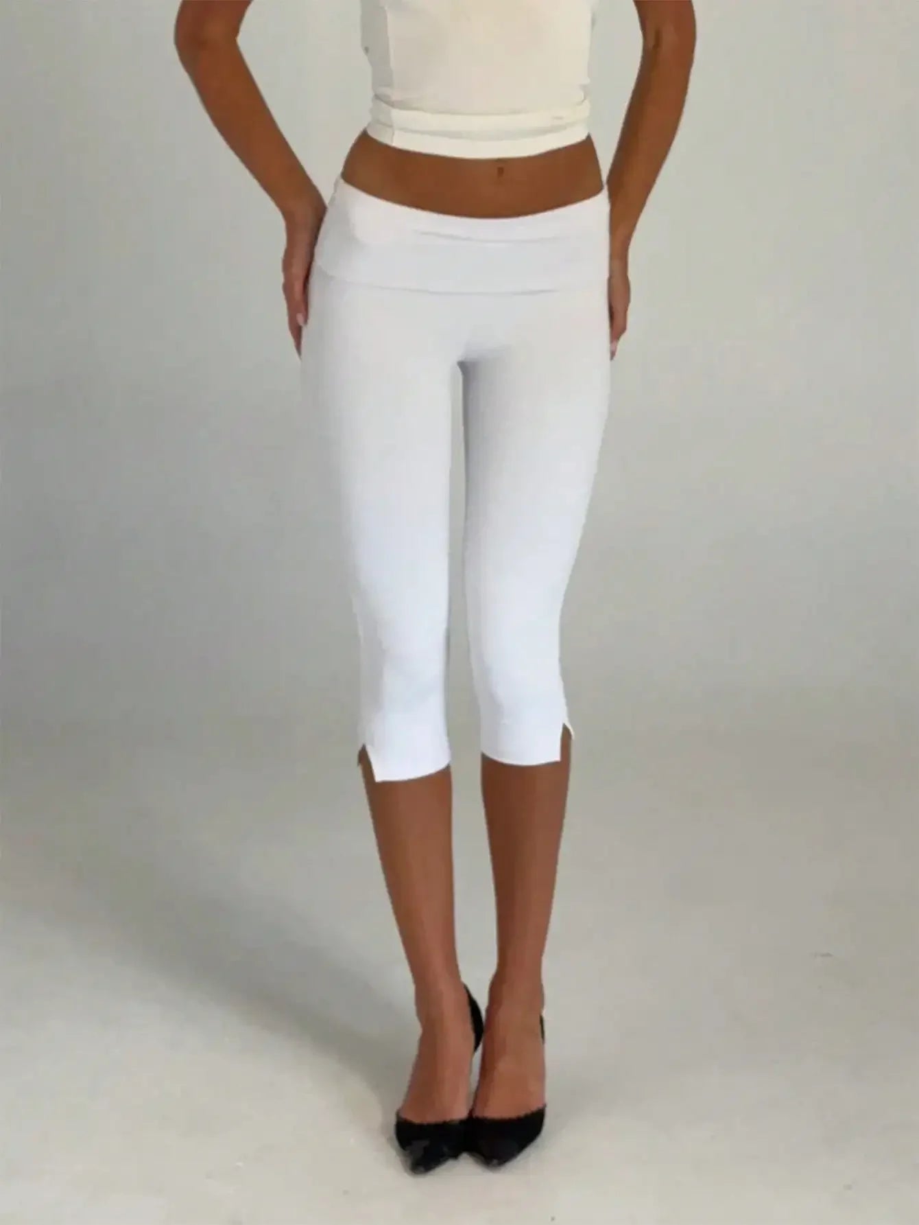 Women's Low Waist Capri Leggings With Fold Over Waistband Cropped
