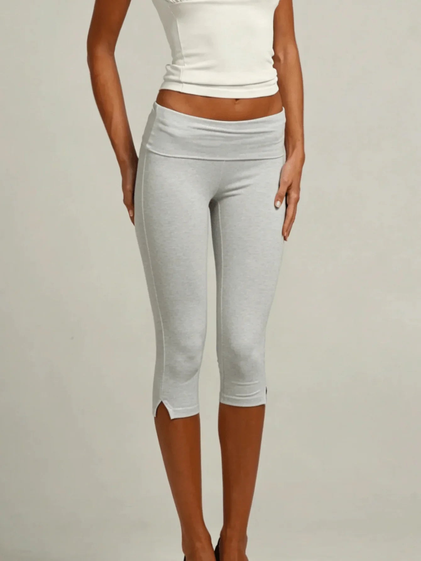 Women's Low Waist Capri Leggings With Fold Over Waistband Cropped