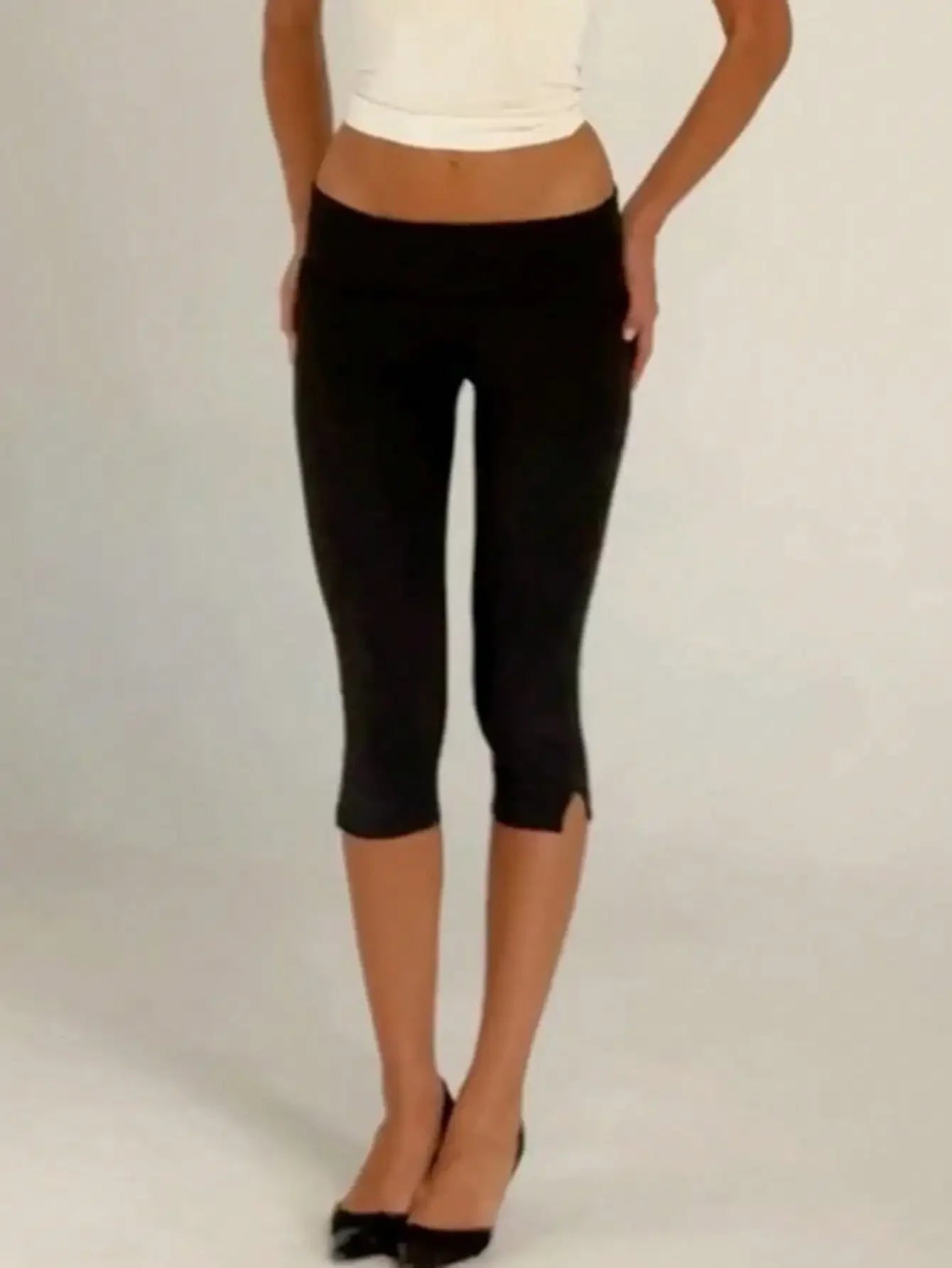 Women's Low Waist Capri Leggings With Fold Over Waistband Cropped